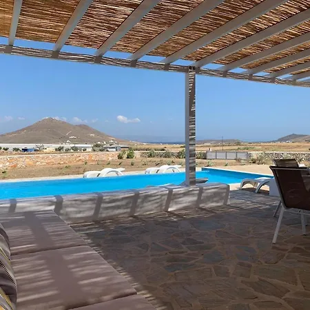 White And Grey Villas: Spacious 1 Bed With Shared Pool And Sea View * Parikia (Paros)
