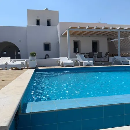 White And Grey Villas: Spacious 1 Bed With Shared Pool And Sea View * Parikia (Paros)