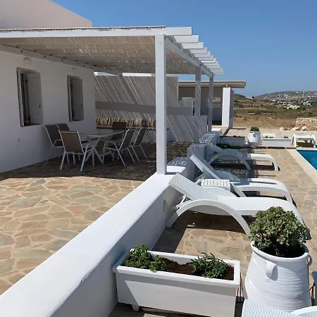 Apartment White And Grey Villas: Spacious 1 Bed With Shared Pool And Sea View