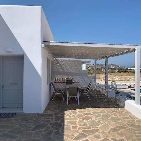 White And Grey Villas: Spacious 1 Bed With Shared Pool And Sea View Parikia (Paros)