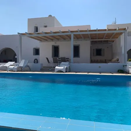 White And Grey Villas: Spacious 1 Bed With Shared Pool And Sea View Parikia (Paros)