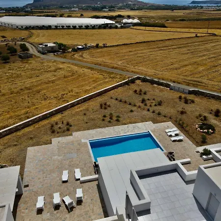 White And Grey Villas: Spacious 1 Bed With Shared Pool And Sea View *